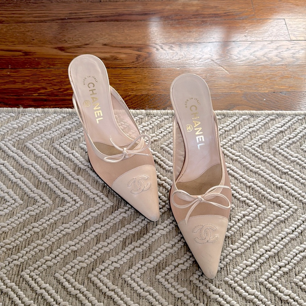 Vintage Chanel Shoes - stunning!